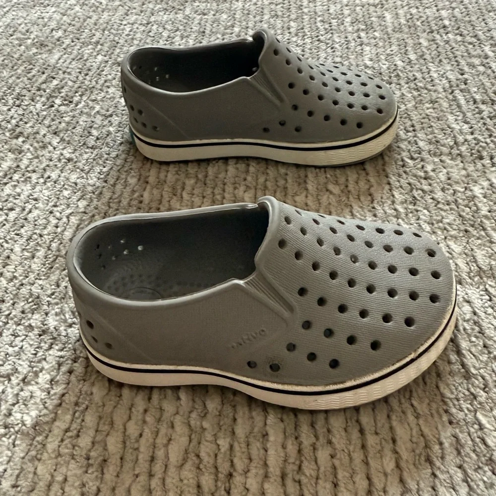 Native Kids Jefferson Slip-On Shoes‎ Gray Rubber Sneakers C5